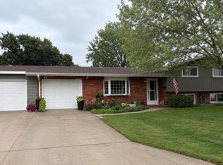 1104 N Vine St, Hoisington, KS 67544