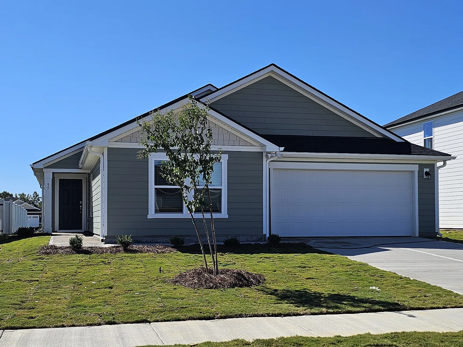 4 bed, 1844 sqft, $2,150 — Photo 1