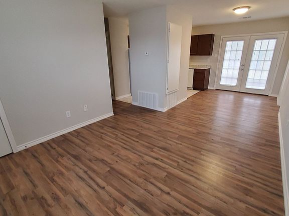 2nd image of 2421 Thorne Dr #1