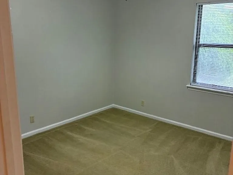114 N Woodvalley Dr — Photo 20