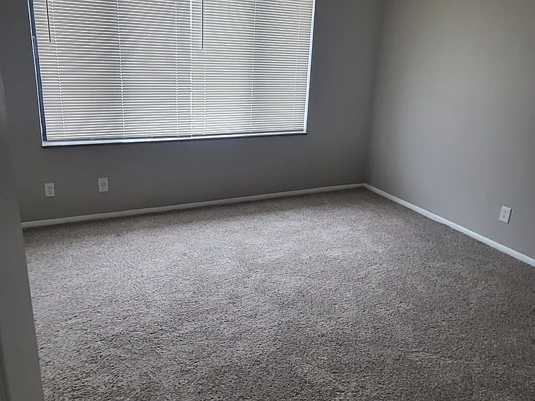 7199 Weil Ave — Photo 12