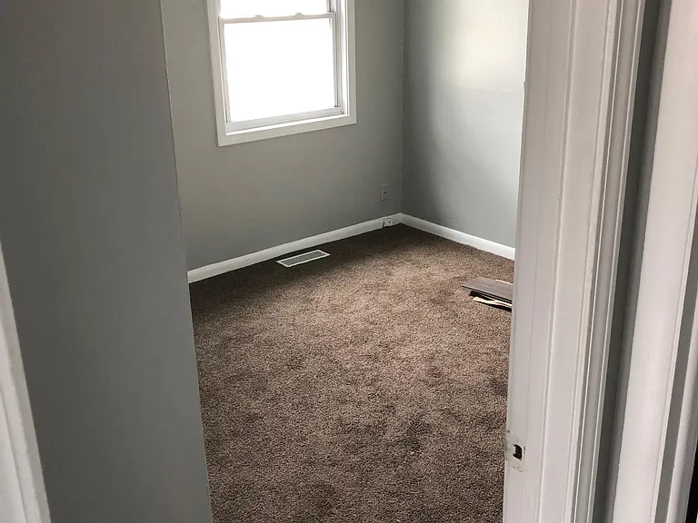 1057 E South St — Photo 3