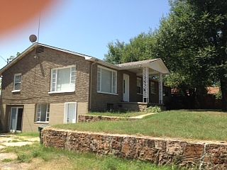 1st image of 425 W 11th St