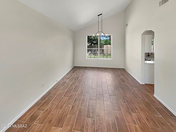 3rd image of 7224 W Kiwi Ln