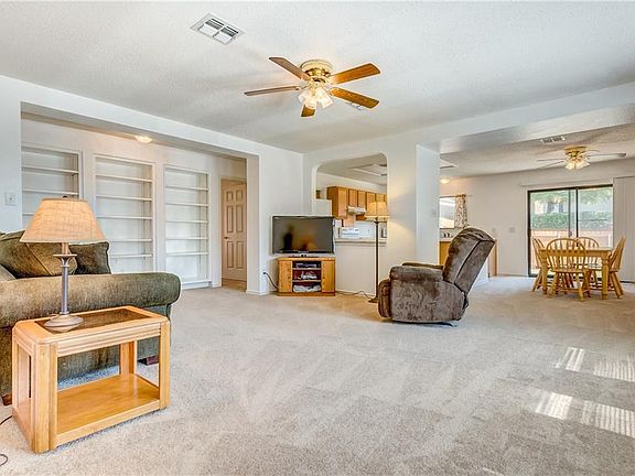5th image of 12105 Peachtree Ln