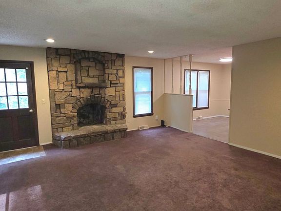 4th image of 2542 S Regina Ave