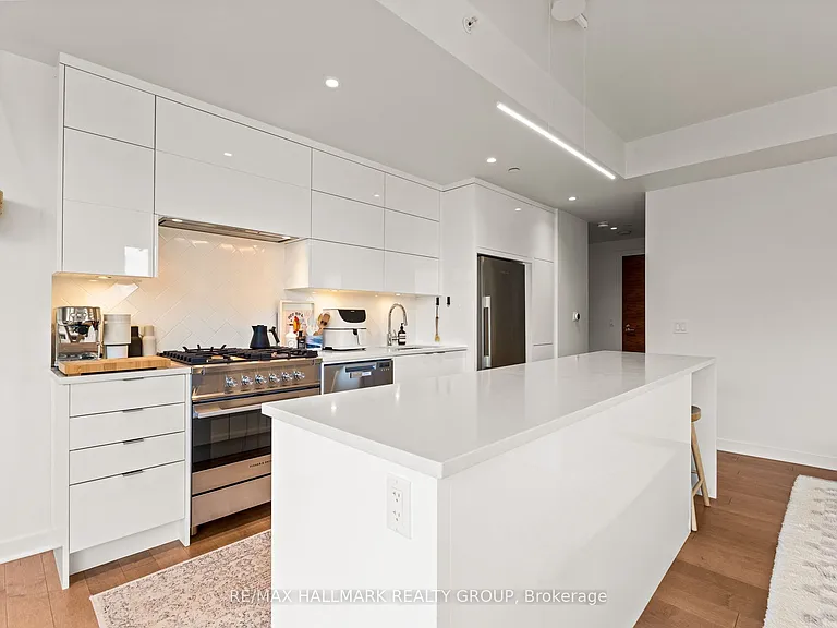135 Barrette St #207 — Photo 10