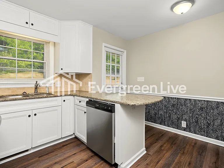2748 Knob Hill Dr — Photo 3