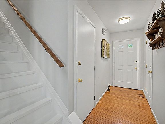 5th image of 774 Stoneharbor Ln