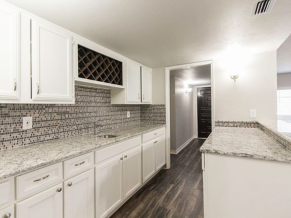 5th image of 1910 White Rose Ln