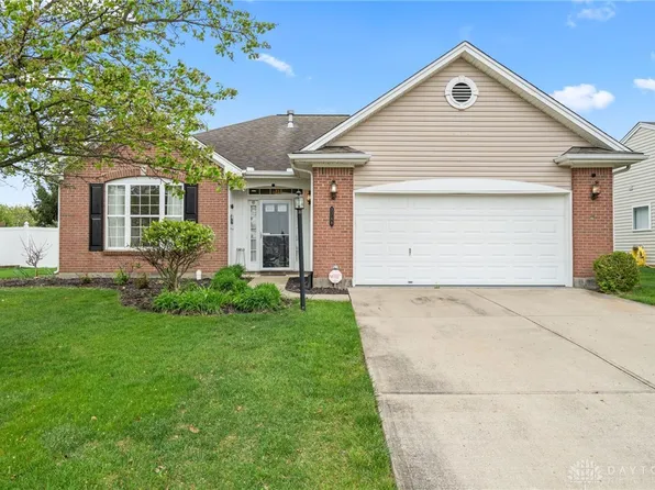 2768 Twin Lakes Dr, Troy, OH 45373