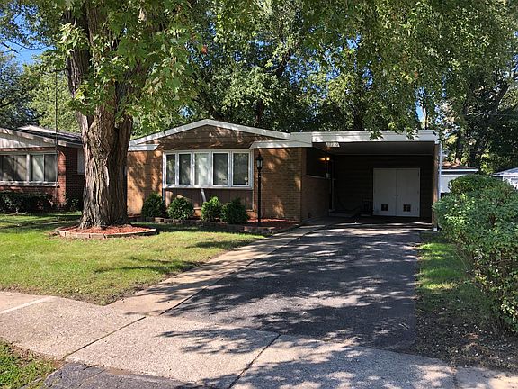 5th image of 17210 Hawthorne Dr