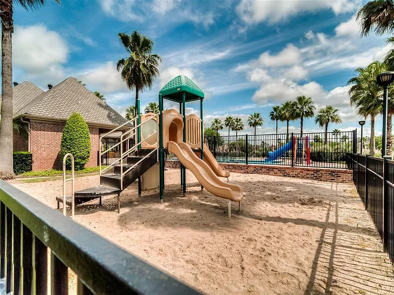 1502 Ashbury Park Ln — Photo 45