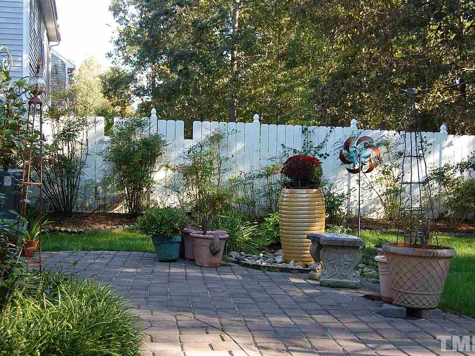2nd image of 8019 Marsh Hollow Dr