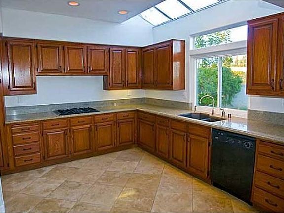 3rd image of 4944 Amador Dr