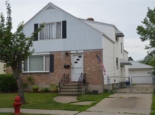 81 Elmhurst Pl, Buffalo, NY 14216