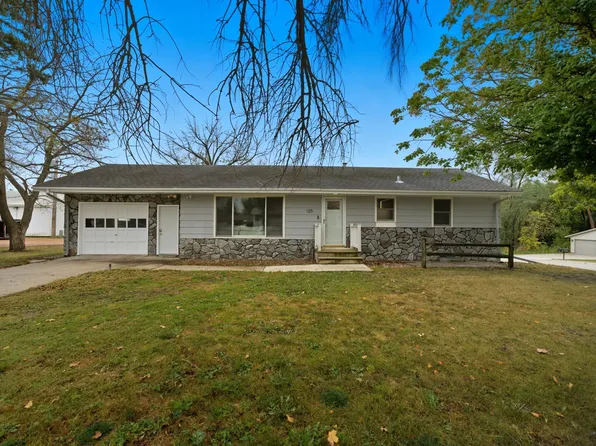 125 W Raven St, Belle Plaine, MN 56011