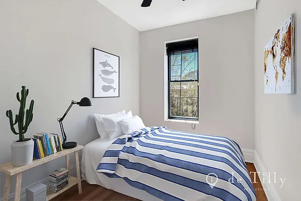 Sold by DE TILLY REAL ESTATE | media 16