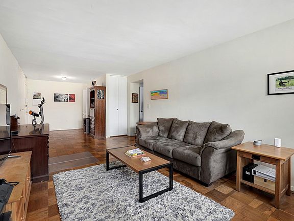 4th image of 21 Fairview Ave APT 219