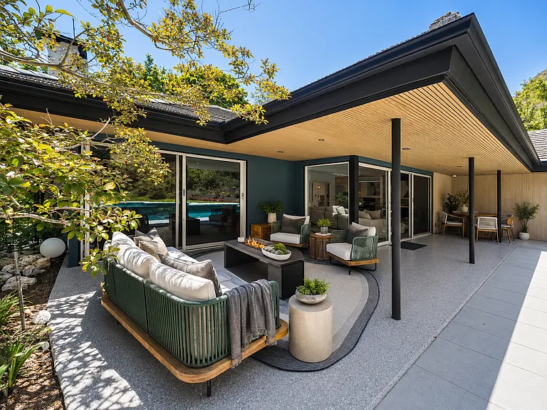 9410 Eden Dr — Photo 43