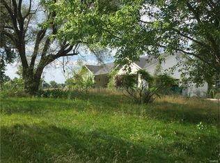 35 Hillview Ln, Troy, MO 63379