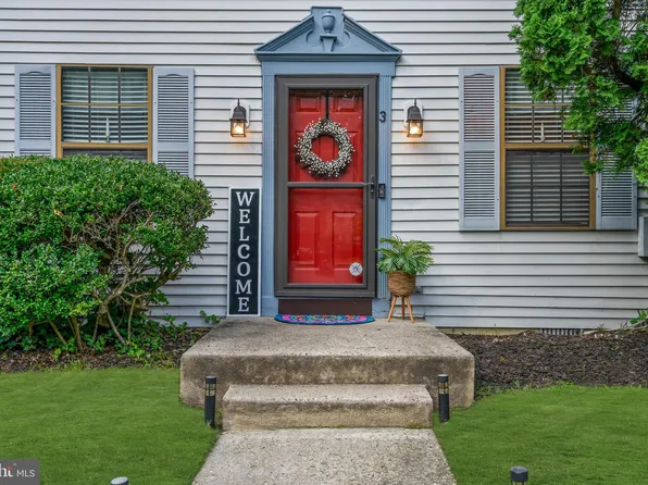 3 Fawnhollow Ct, Medford, NJ 08055