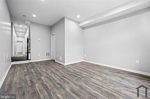 1918 E Lafayette Ave — Photo 3
