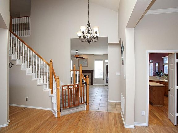 2nd image of 111 Glasgow Ct
