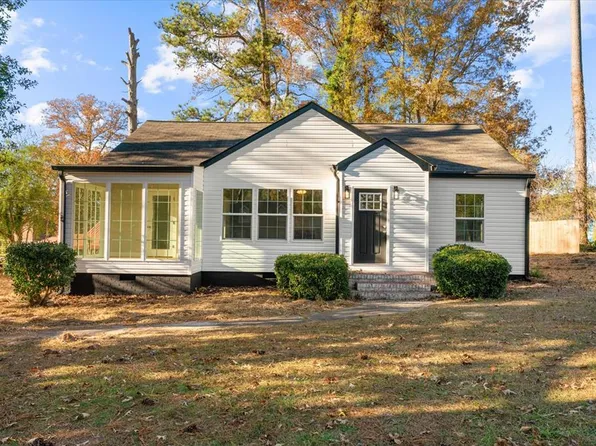 1407 Stacy Dr, Dalton, GA 30721