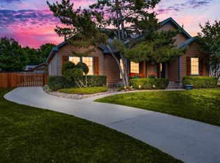 514 N 1st St, Midlothian, TX 76065