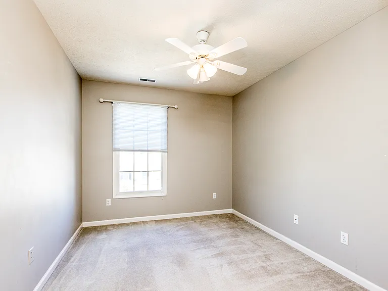 1103 Perry Ln — Photo 17