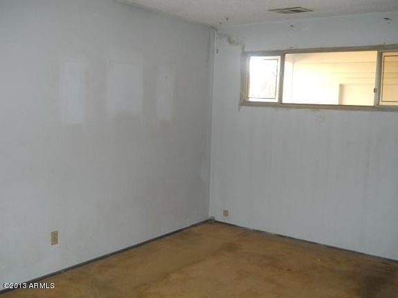 3rd image of 7925 W Pinchot Ave