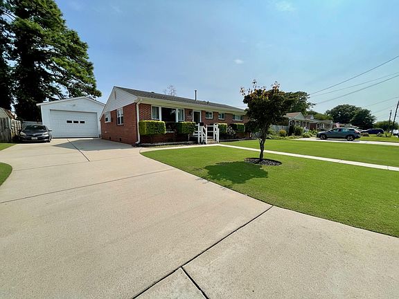 3rd image of 2925 E Malden Ave