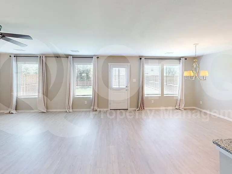209 Adelina Dr — Photo 25