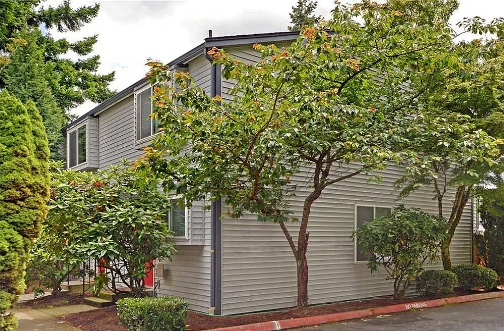 Building Photo - 27 146th Ave SE