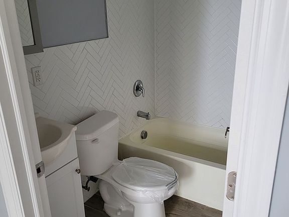 3rd image of 68 Garside St #403