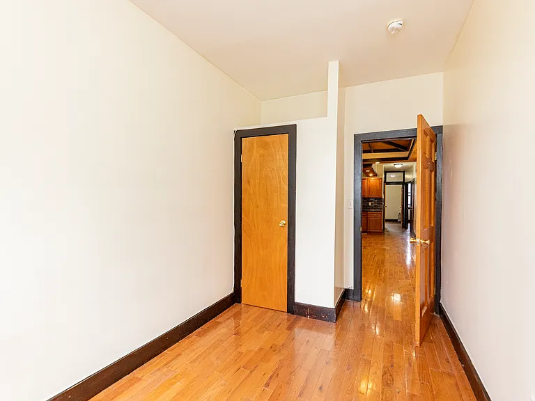 88 Starr St #2L — Photo 6