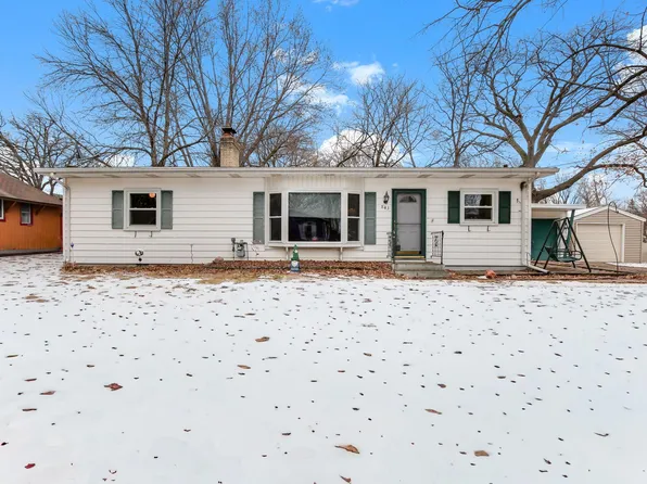 843 2nd St SE, Forest Lake, MN 55025