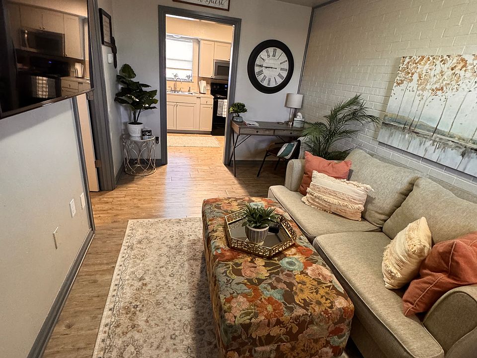 1st image of 1207 W Gore Blvd #11