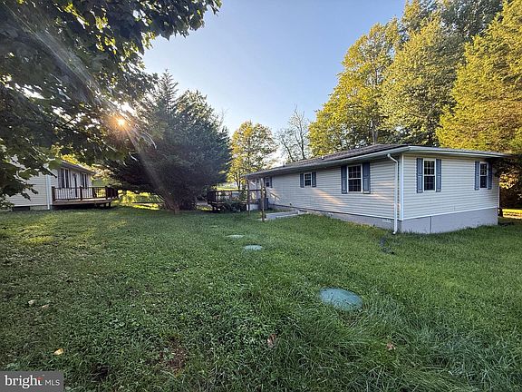 3rd image of 810-812 W Mount Harmony Rd