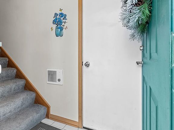 5th image of 258 Windsor Ct Unit D