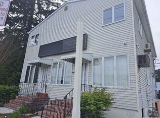 2753 N Jerusalem Rd, East Meadow, NY 11554