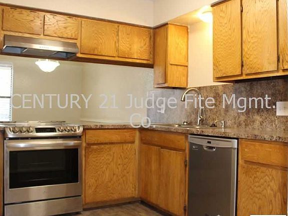 5th image of 1112 Suburban Dr