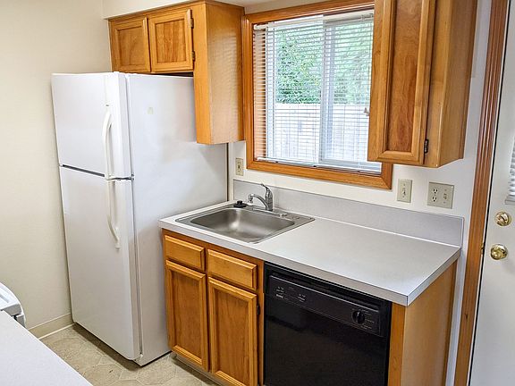 5th image of 133-143 Friendship Ave SE #141