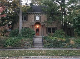 911 Giddings Ave SE, Grand Rapids, MI 49506