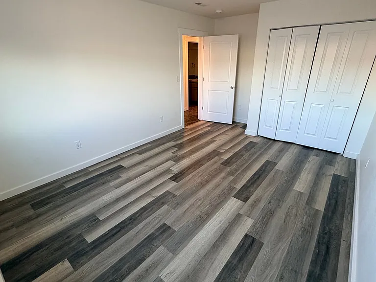 420-522 F St NE — Photo 6