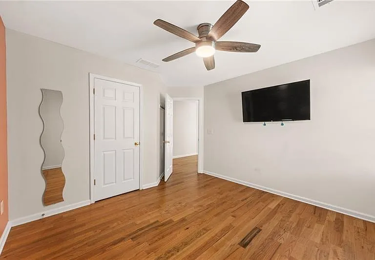 1235 Longpointe Pass — Photo 56