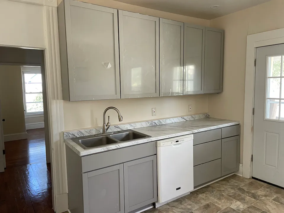 19-21 Haywood St #2