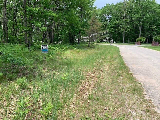2nd image of 32 Oak Marr Dr