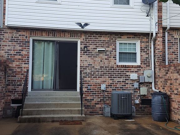 4th image of 2211 Lashley Ln